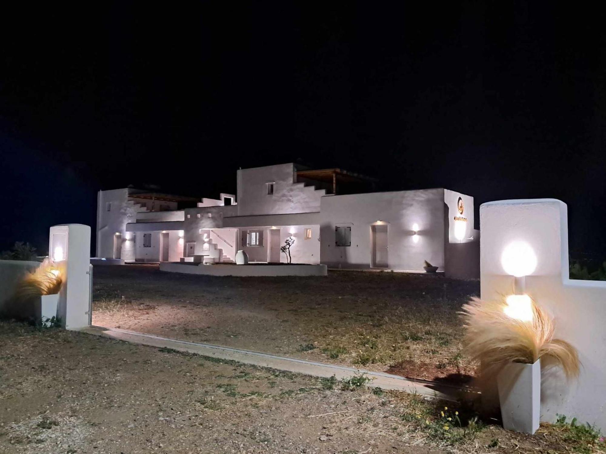 Ariadne'S Crown Luxury Suites With Private Pool Vívlos Exterior foto
